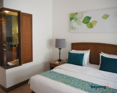 Woodlands Hotel and Resort 14