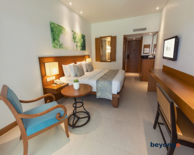 Woodlands Hotel and Resort 16