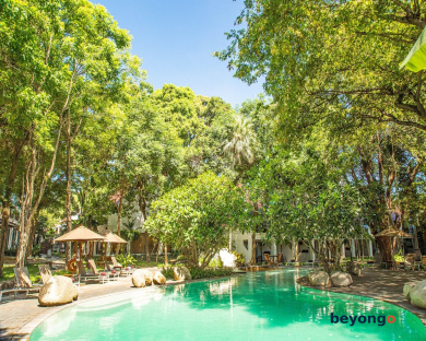 Woodlands Hotel and Resort 8