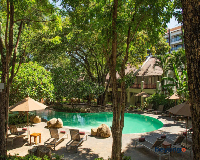 Woodlands Hotel and Resort 9